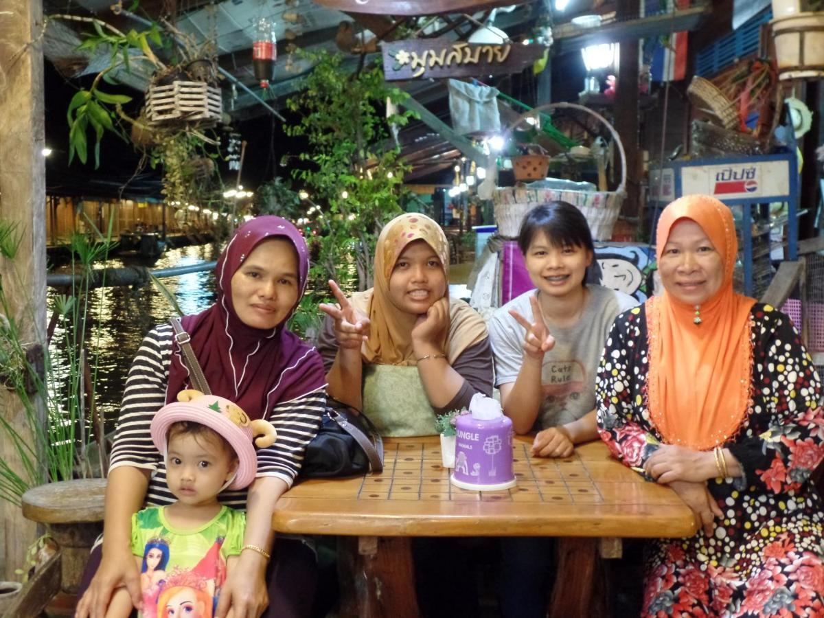 Apartmán Ban Mae Arom Amphawa Exteriér fotografie