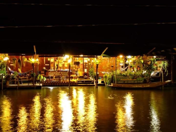 Apartmán Ban Mae Arom Amphawa Exteriér fotografie
