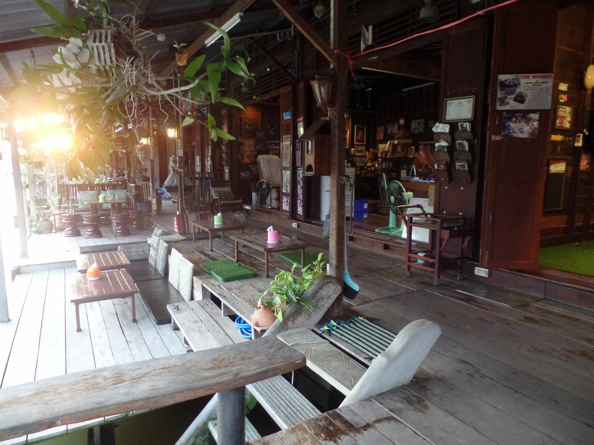Apartmán Ban Mae Arom Amphawa Exteriér fotografie
